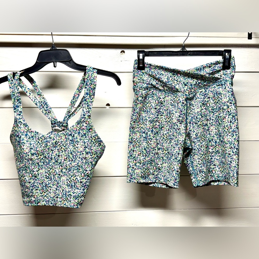 Sage Collective Women's Crop Top Biker Shorts Set Size Medium Blue Ditsy Floral